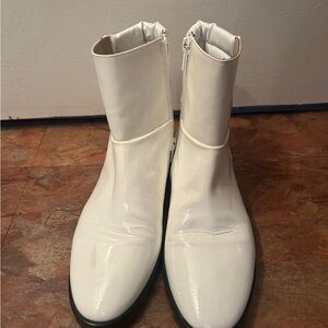 Daniella Shevel New Moon White Patent Leather Ankle Boots 5.5